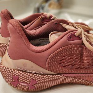 Machina under armour 9.5 running shoes